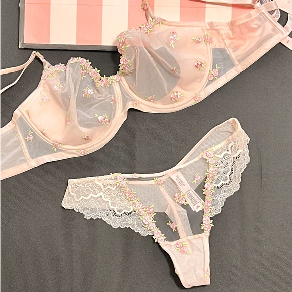 CLEARANCE Victoria’s Secret Dream Angels Floral Embroidery Demi & Thong set - Picture 2 of 4